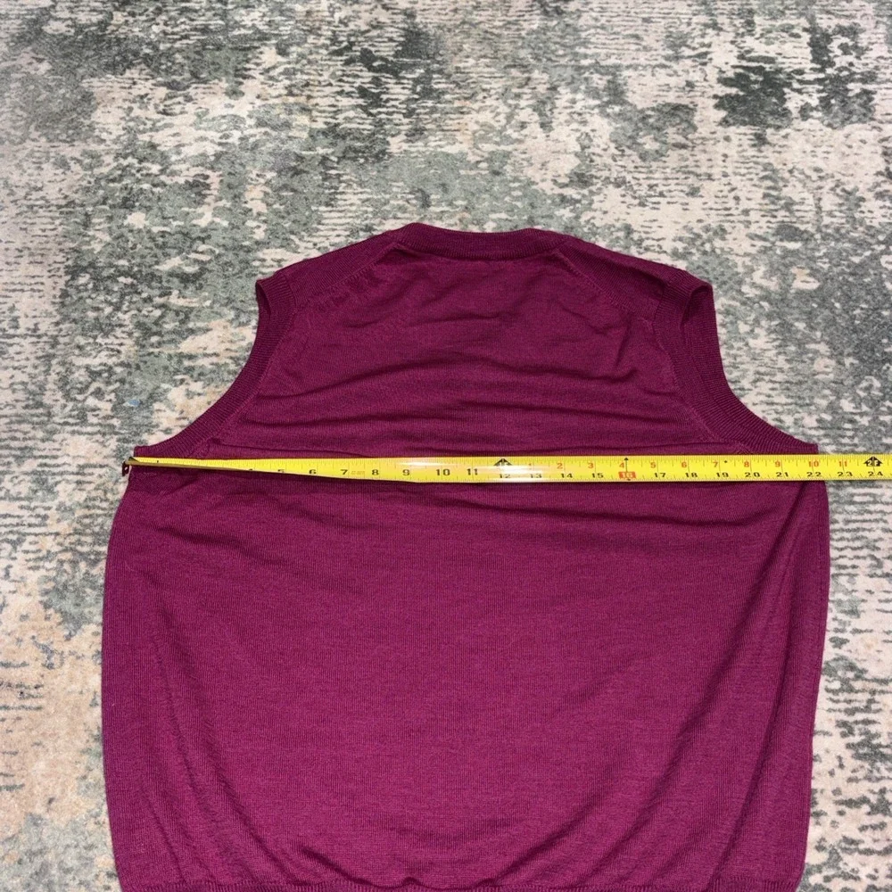 John Turner merino wool sweater vest Size Medium Maroon
